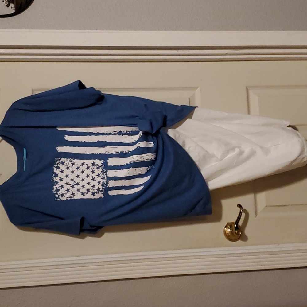 Blue and White Flag Oversized Tshirt plus White Cotton Capris